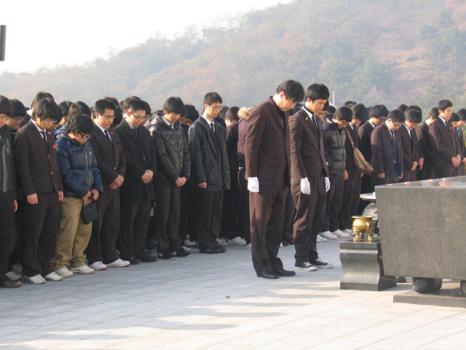 **고등학교 3학년생 참배 이미지